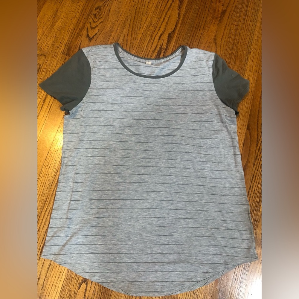 Lululemon Army Green/Gray Top Sz 8